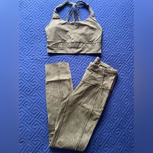 Dark Green Lululemon sports bra and leggings